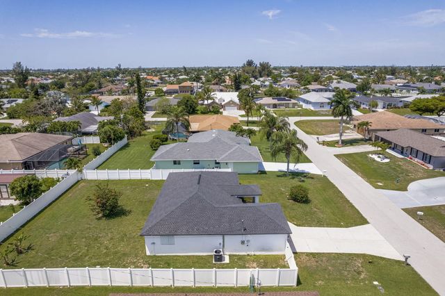 3 of 38 - 610 Se 21st Lane, Cape Coral, FL
