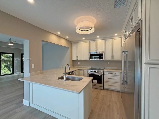 3 of 14 - 410 Sw 56th Avenue, Plantation, FL