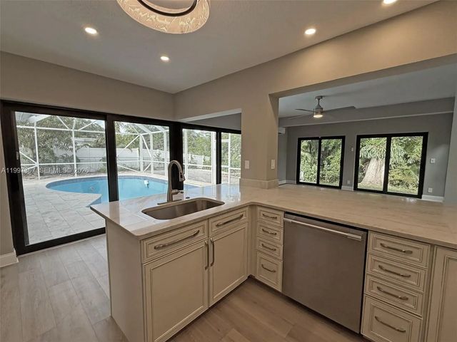 4 of 14 - 410 Sw 56th Avenue, Plantation, FL
