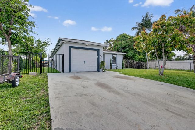 2 of 48 - 1691 W 26th Court, Riviera Beach, FL