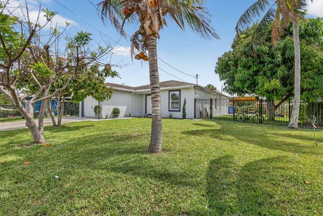3 of 48 - 1691 W 26th Court, Riviera Beach, FL