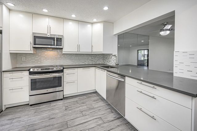 5 of 53 - 3335 Carambola Circle S, Coconut Creek, FL