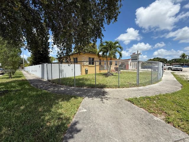 3 of 7 - 3700 W 6th Lane, Hialeah, FL