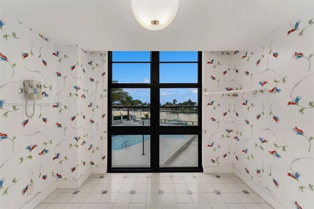 5 of 32 - 5500 Collins Avenue #304, Miami Beach, FL