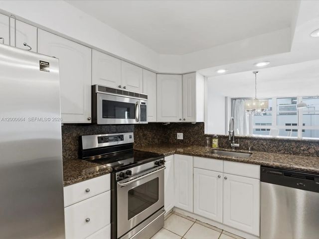 3 of 30 - 1228 West Avenue #1506, Miami Beach, FL