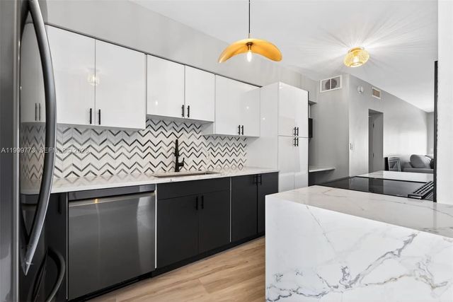 5 of 37 - 2500 Diana Drive #216, Hallandale Beach, FL