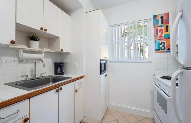 4 of 17 - 2615 Collins Avenue #37, Miami Beach, FL