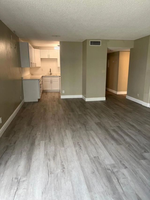 3 of 14 - 1820 N Congress Avenue #201, West Palm Beach, FL