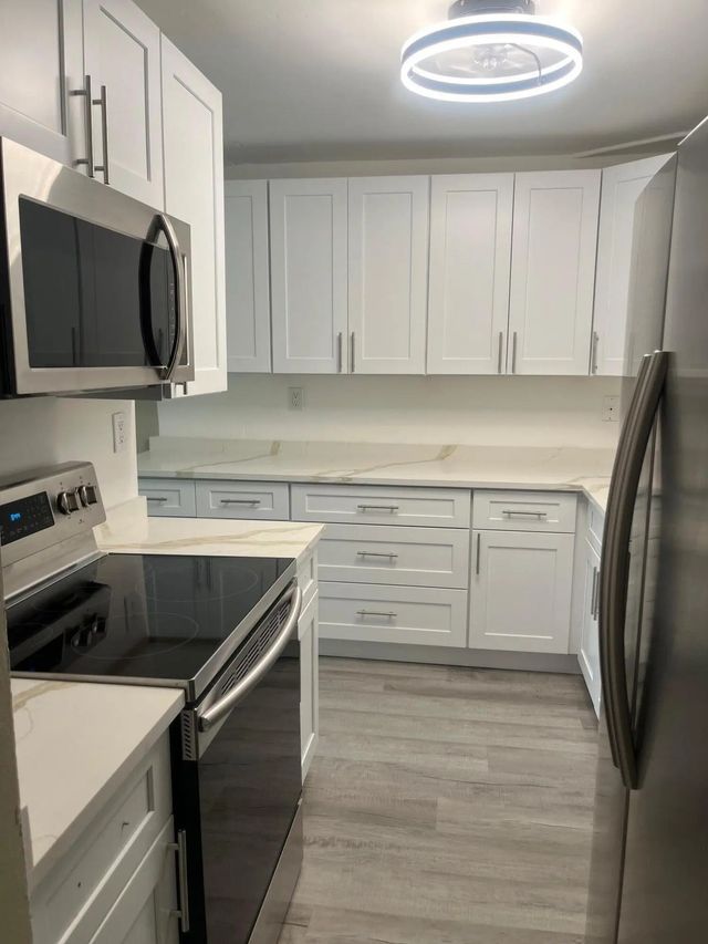 5 of 14 - 1820 N Congress Avenue #201, West Palm Beach, FL