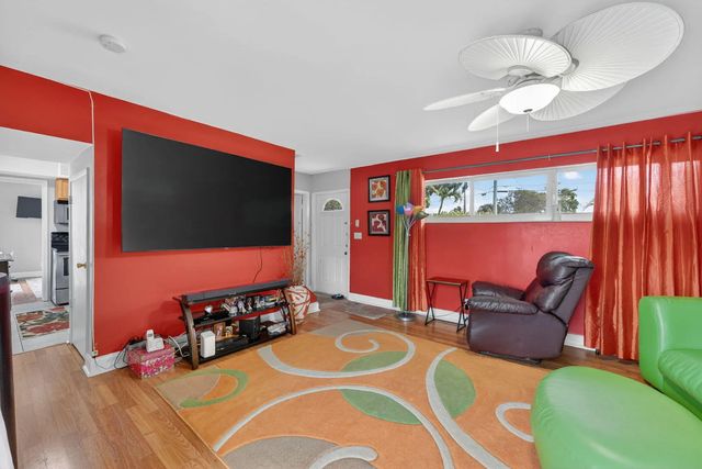 4 of 20 - 1380 Ne 40th Drive, Oakland Park, FL