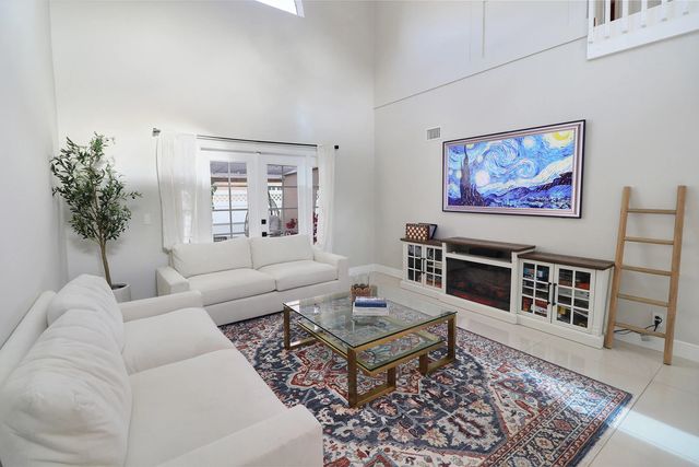 4 of 34 - 11303 Lakeview Drive #8-m, Coral Springs, FL