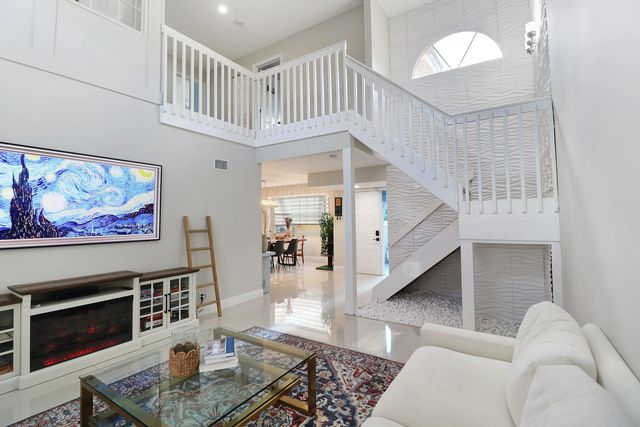 5 of 34 - 11303 Lakeview Drive #8-m, Coral Springs, FL