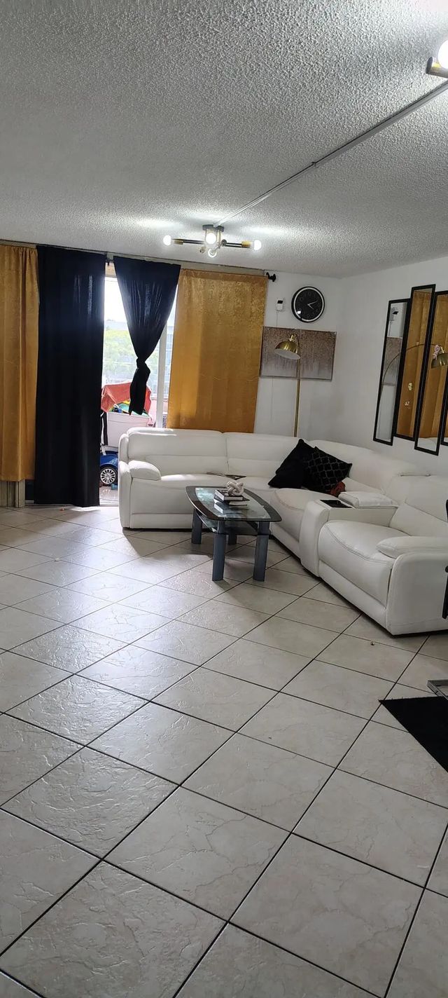 3 of 9 - 3141 Nw 47th Terrace #332, Lauderdale Lakes, FL