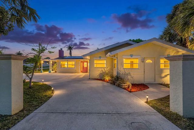2 of 54 - 614 Se Flamingo Avenue, Stuart, FL