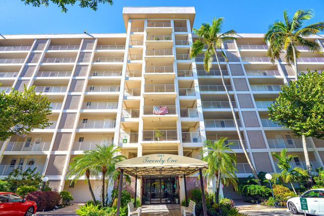 2661 S Course Drive #707, Pompano Beach