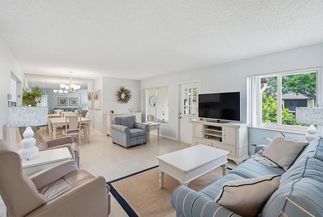 3 of 21 - 119 Lake Pine Circle #c-2, Greenacres, FL