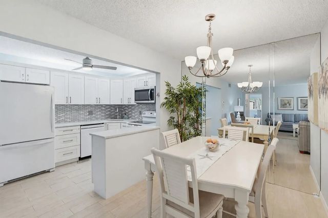 5 of 21 - 119 Lake Pine Circle #c-2, Greenacres, FL