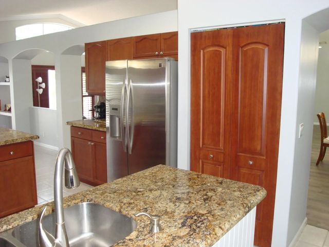 3 of 30 - 6304 Barton Creek Circle, Lake Worth, FL