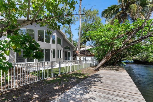 3 of 40 - 216 Se 10th Street, Fort Lauderdale, FL