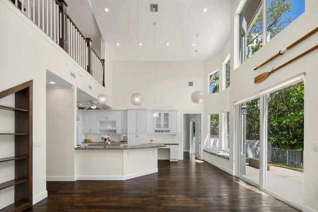 5 of 40 - 216 Se 10th Street, Fort Lauderdale, FL