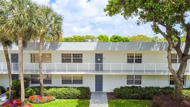 5 of 30 - 4221 W Palm Aire Drive #203, Pompano Beach, FL