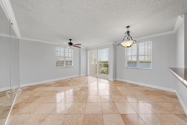 5 of 27 - 616 Clearwater Park Road #913, West Palm Beach, FL