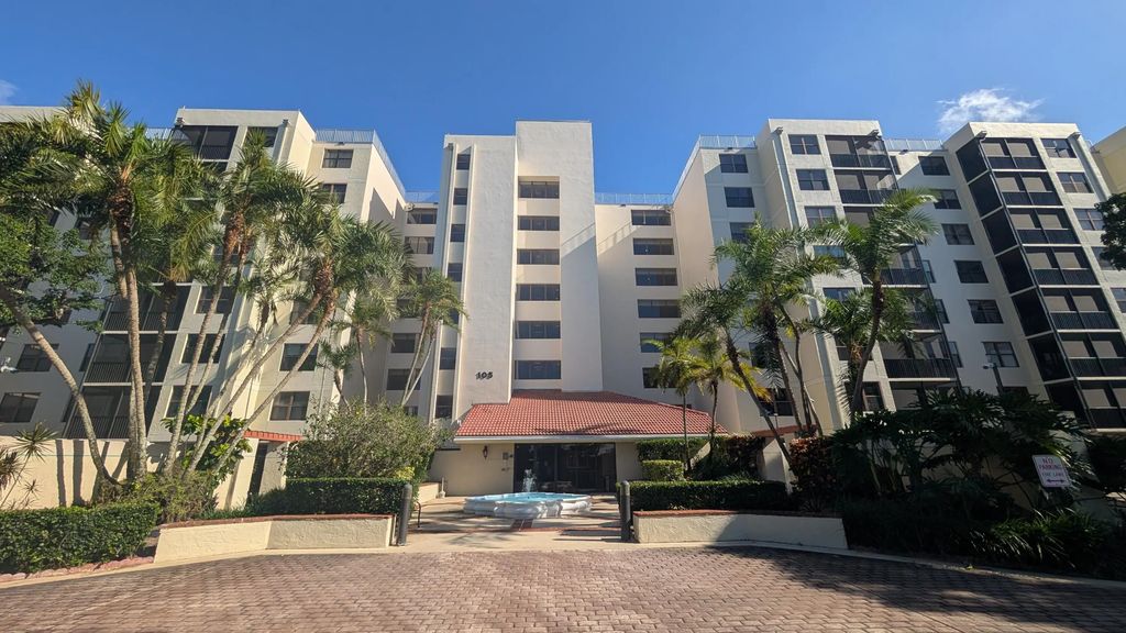 105 Lake Emerald Drive #810, Oakland Park