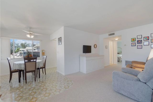 5 of 43 - 2840 Cynthia Lane #101, Lake Worth Beach, FL