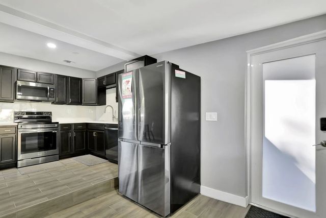 5 of 33 - 3440 Nw 8th Court, Lauderhill, FL