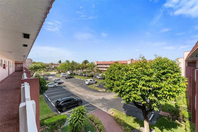 4 of 21 - 9401 Sunrise Lakes Boulevard #307, Sunrise, FL