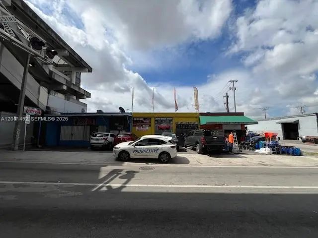 1120 E 25th Street, Hialeah