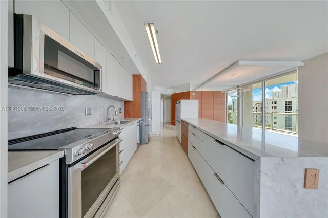 3 of 30 - 3131 Ne 188th Street #1-808, Aventura, FL