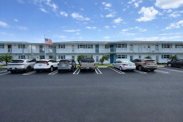 1114 Lake Terrace #205, Boynton Beach