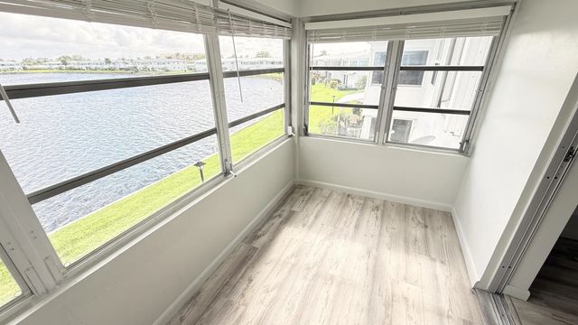 4 of 31 - 1114 Lake Terrace #205, Boynton Beach, FL