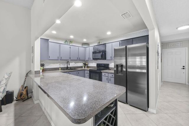 4 of 33 - 39 Bethesda Park Circle #l39, Boynton Beach, FL