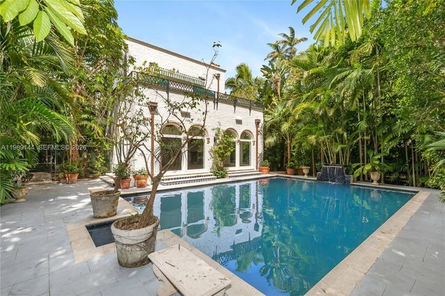 3685 Royal Palm Avenue, Miami
