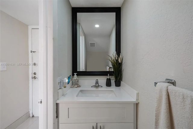 4 of 35 - 1305 W 53rd Street #429, Hialeah, FL