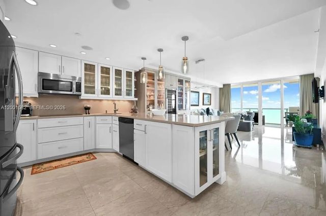 5601 Collins Avenue #903, Miami Beach