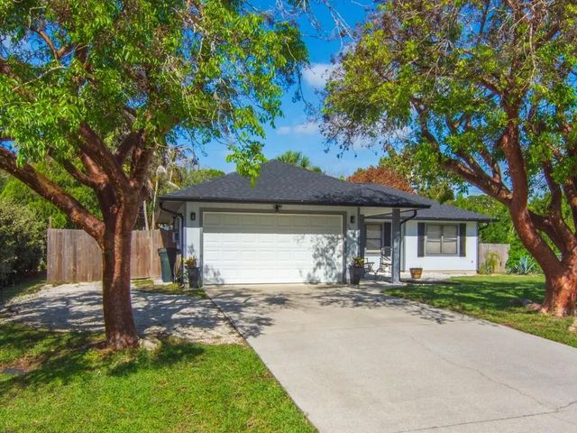 2 of 28 - 1415 34th Avenue, Vero Beach, FL