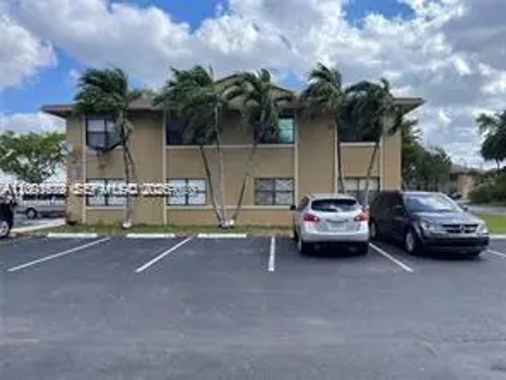 2605 W 67th Place #23-10, Hialeah