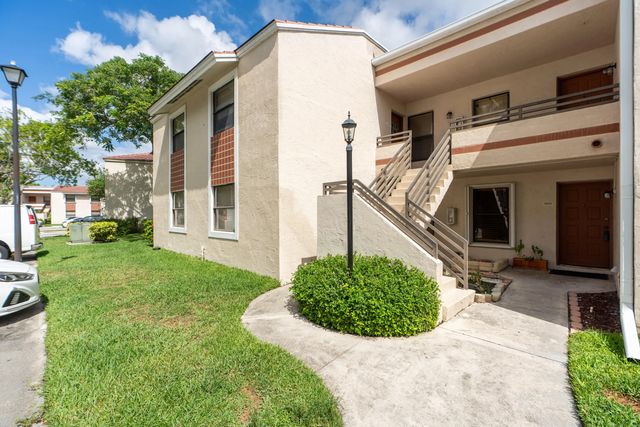9819 Nw 3rd Court #3, Plantation