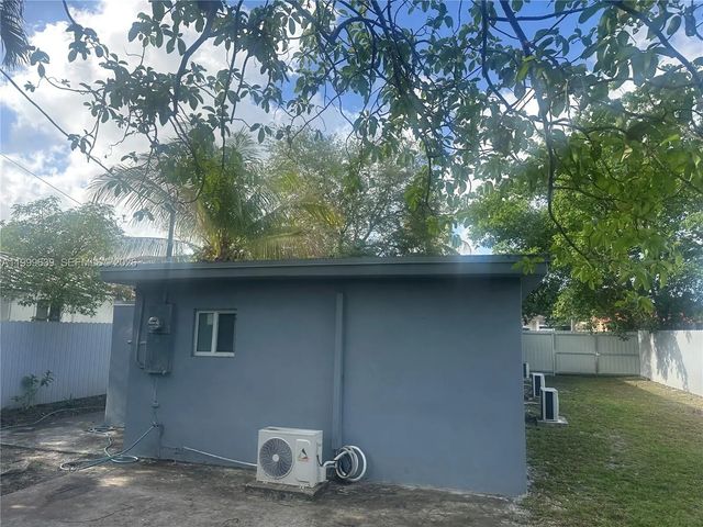4 of 6 - 1790 Nw 112th Street, Miami, FL