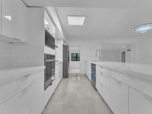5 of 29 - 3427 Atlanta Drive, Hollywood, FL