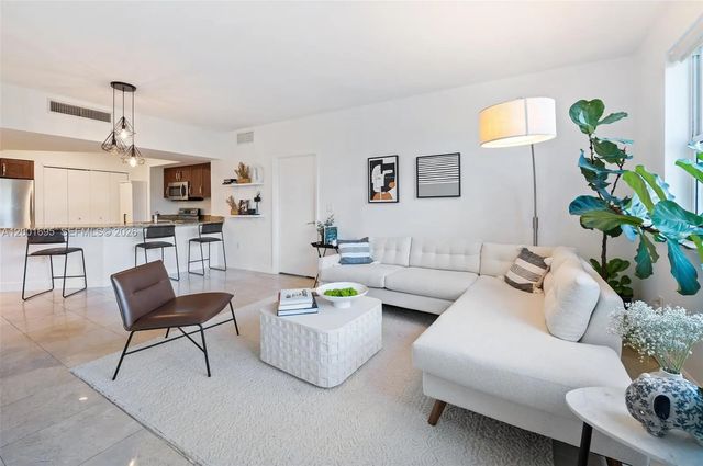 3 of 35 - 20000 E Country Club Drive #314, Aventura, FL