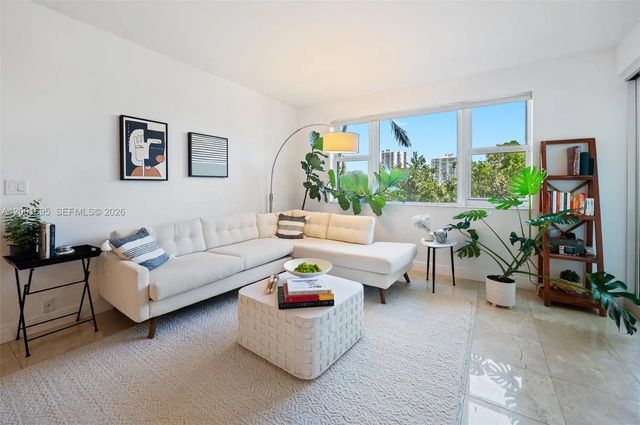 4 of 35 - 20000 E Country Club Drive #314, Aventura, FL