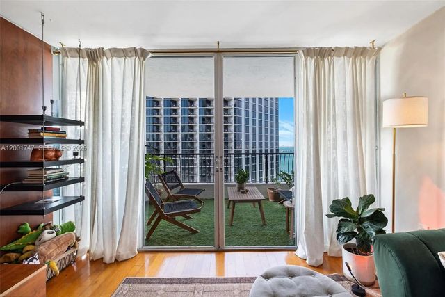 4 of 23 - 555 Ne 15th Street #26f, Miami, FL