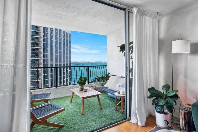 5 of 23 - 555 Ne 15th Street #26f, Miami, FL