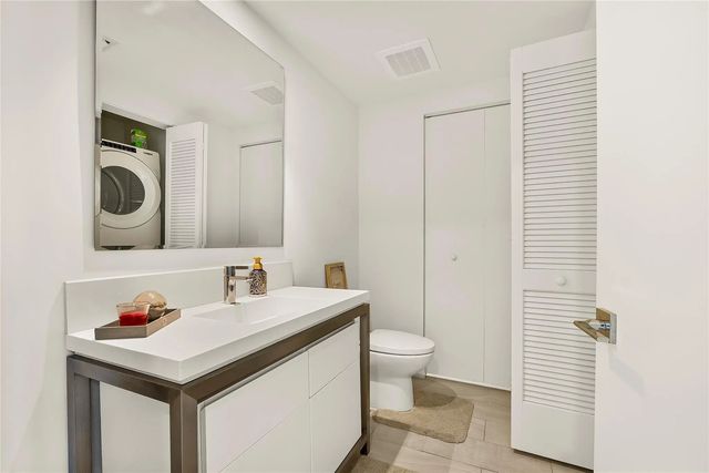 4 of 25 - 2000 Metropica Way #216, Sunrise, FL