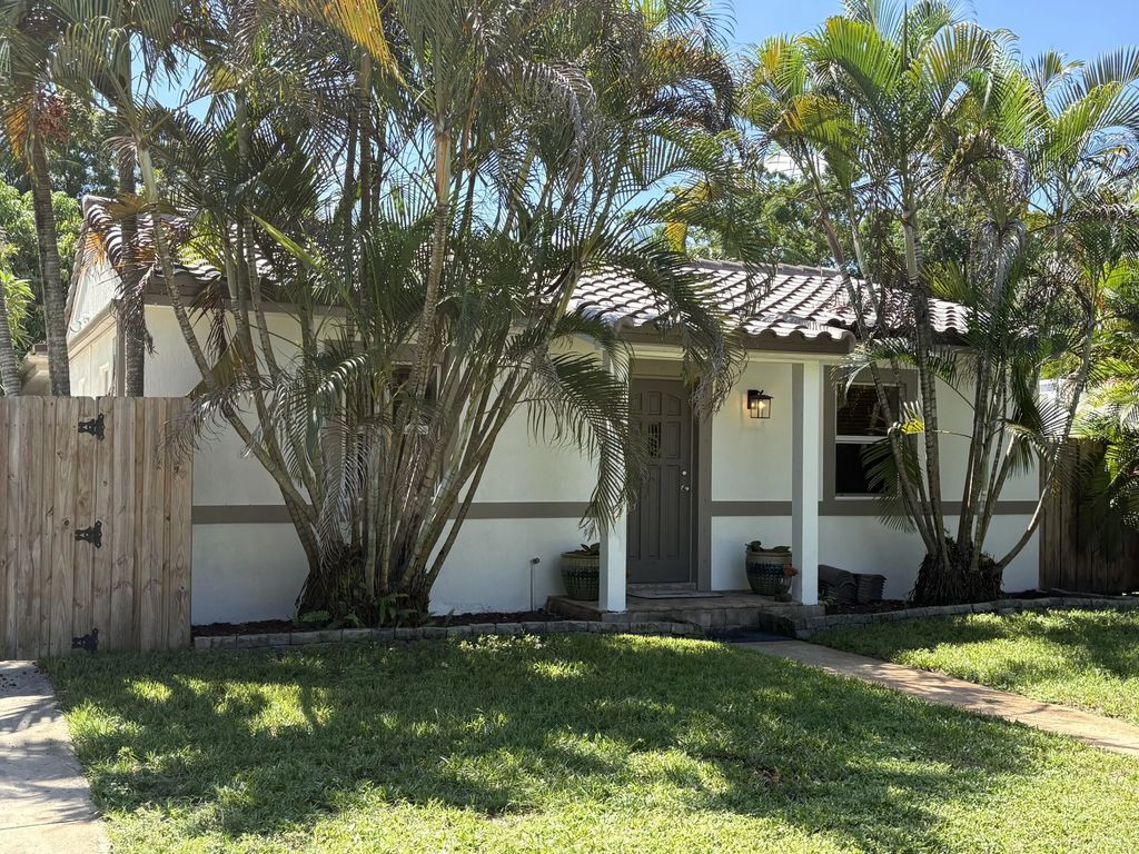 820 Sw 18th Court, Fort Lauderdale