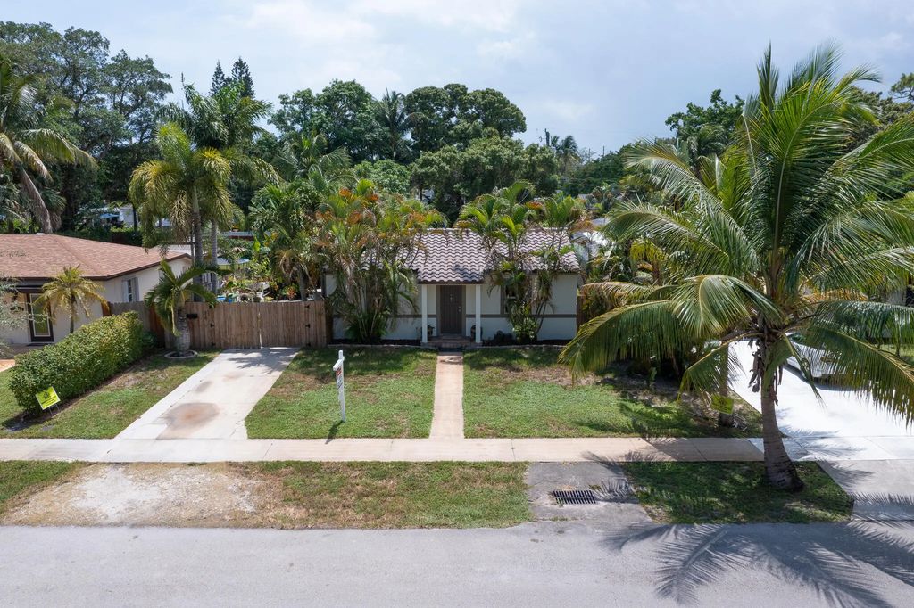 820 Sw 18th Court, Fort Lauderdale